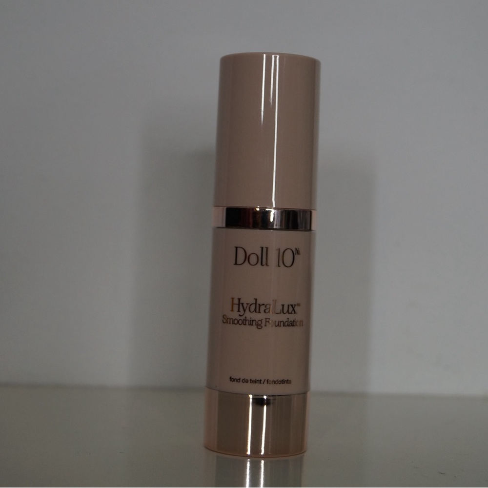 Doll 10 Hydralux Smoothing Fair Foundation NEW